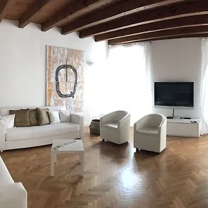 ** Pensjonat Quarenghi16 Włochy